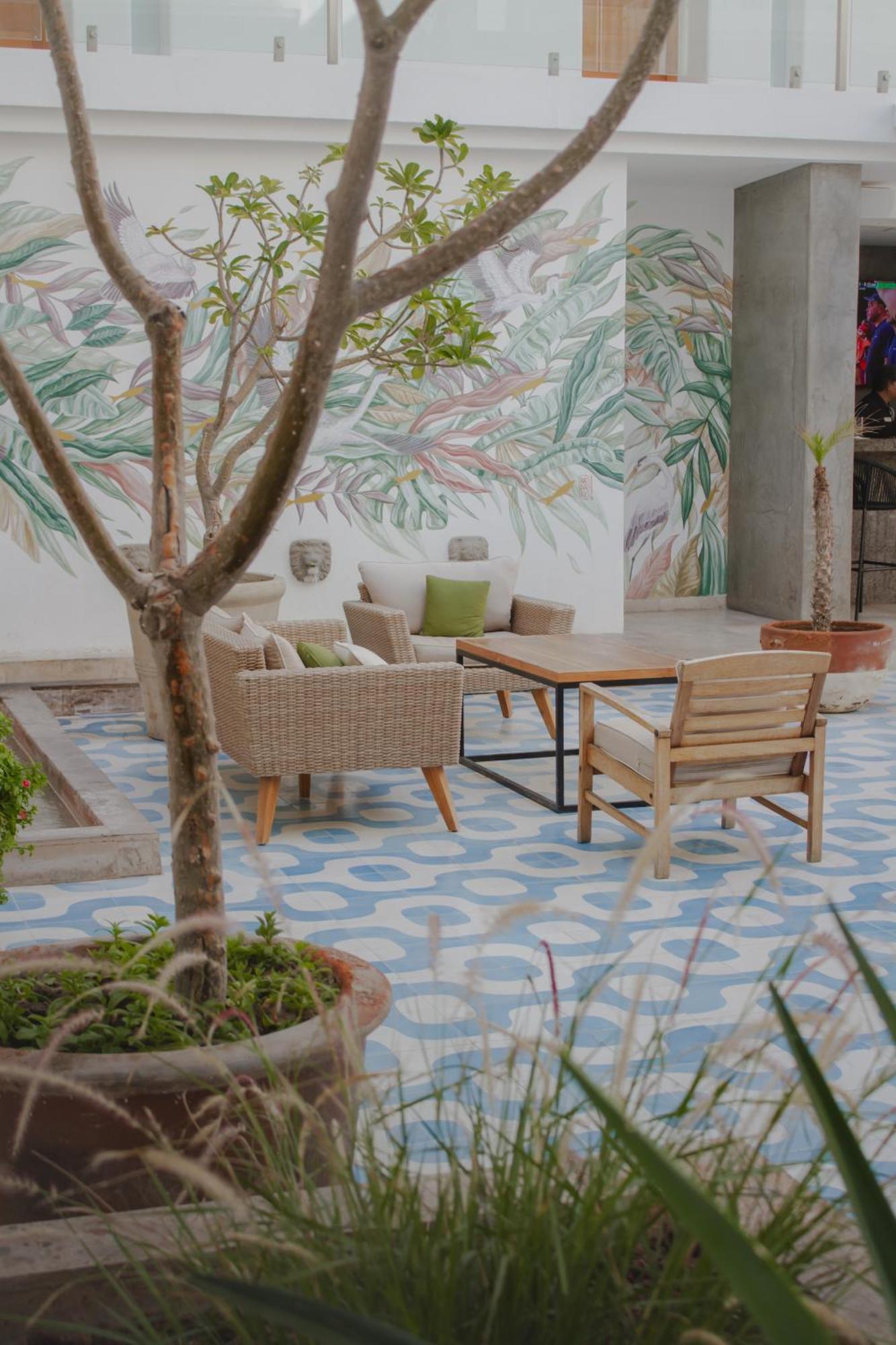 Hotel Catedral لاباز المظهر الخارجي الصورة A patio in a home