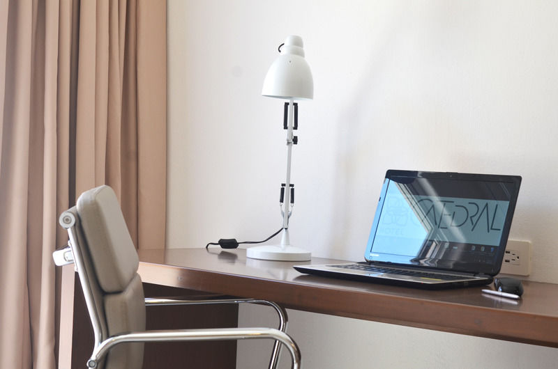 Hotel Catedral لاباز المظهر الخارجي الصورة A typical office space