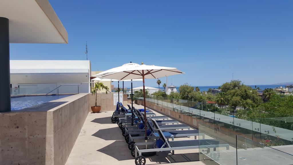 Hotel Catedral لاباز المظهر الخارجي الصورة The rooftop pool at the hotel
